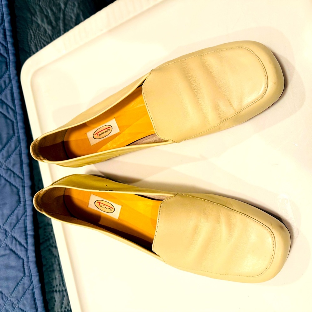 Talbots women’s cream shoe 10 narrow lightly worn